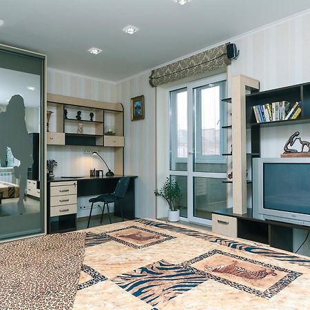 Apartment On Sevastopolska Square キエフ エクステリア 写真